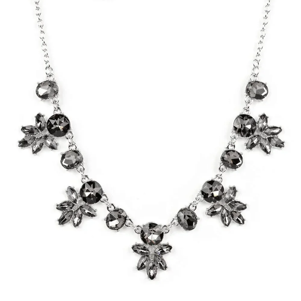 Paparazzi Jewelry Accessories - Prismatic Proposal - Silver Necklace - Vintage - Picture 5 of 6